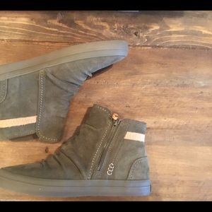 sperry crest zone booties